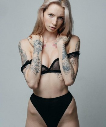 🌃🌟
Моя нежная кожа и изобретательность не оставят тебя равнодушным. 💋
Я могу предложить тебе незабываемое сексуальное приключение, которое насытит все твои фантазии. 💥🔥
У меня есть множество возможностей для реализации твоих самых сокровенных желаний. 💫
Не веришь? Просто посмотри на мои фото и ты поймешь, насколько я завлекательна и сексуальна. 📸💃
У меня есть отличные отзывы от моих клиентов, которые подтверждают мою профессиональность и индивидуальный подход. 💯💫
Я жду тебя в Москве, чтобы подарить тебе незабываемые моменты страсти и наслаждения. 🌹🌙
Не упускай возможность испытать настоящий магический опыт со мной! 🌟💋 Мила